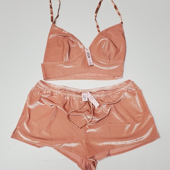 VICTORIA'S SECRET Velvet Cami & Short Set - Picture 3 of 3